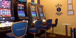 bucin4d login live-dealer table on mobile showing roulette session with multi-camera control